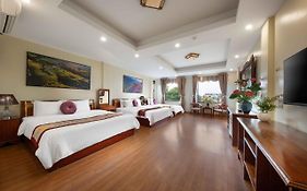 Viet Village Hotel & Travel